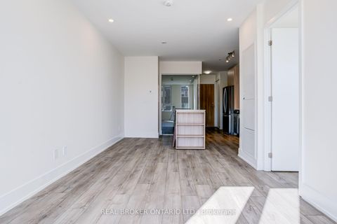 Photo 10 at 208 - 11 Maryport Avenue, CFB, Toronto
