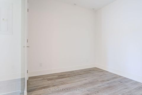 Photo 17 at 208 - 11 Maryport Avenue, CFB, Toronto