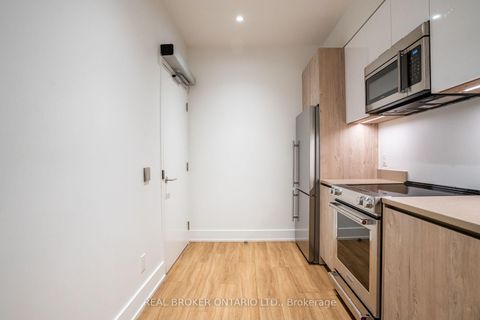 Photo 39 at 208 - 11 Maryport Avenue, CFB, Toronto