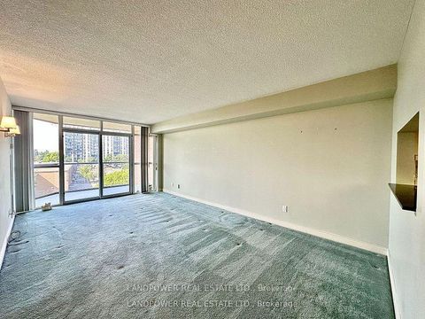 Photo 6 at #716 - 3181 Bayview Avenue, Steeles, Toronto