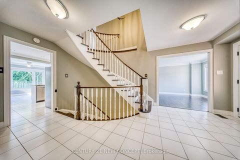Photo 4 at 528 Belview Avenue, East Woodbridge, Vaughan