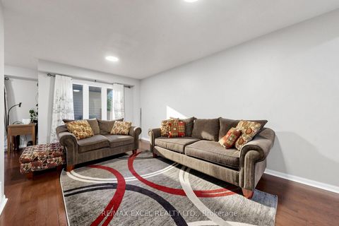 Photo 2 at 24 Redheugh Crescent, Steeles, Toronto