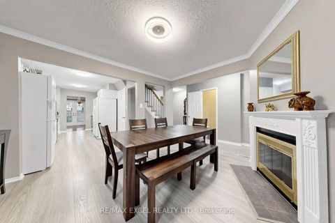 Photo 11 at 24 Redheugh Crescent, Steeles, Toronto