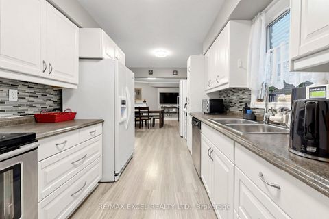 Photo 12 at 24 Redheugh Crescent, Steeles, Toronto