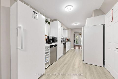 Photo 13 at 24 Redheugh Crescent, Steeles, Toronto