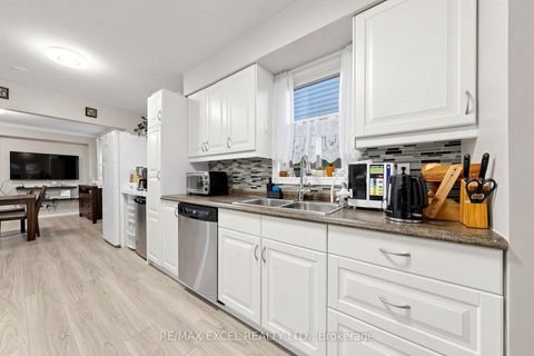 Photo 16 at 24 Redheugh Crescent, Steeles, Toronto