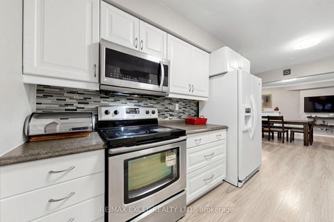Photo 17 at 24 Redheugh Crescent, Steeles, Toronto