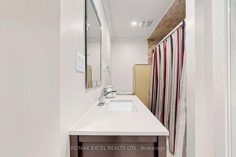 Photo 31 at 24 Redheugh Crescent, Steeles, Toronto