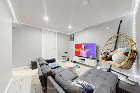 Photo 45 at 24 Redheugh Crescent, Steeles, Toronto