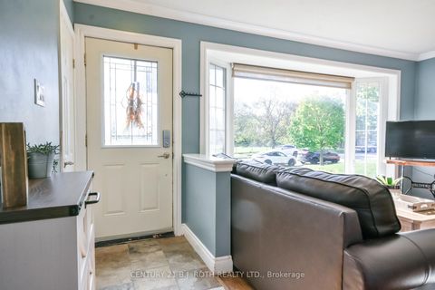 Photo 2 at 74 Rose Street, Wellington, Barrie