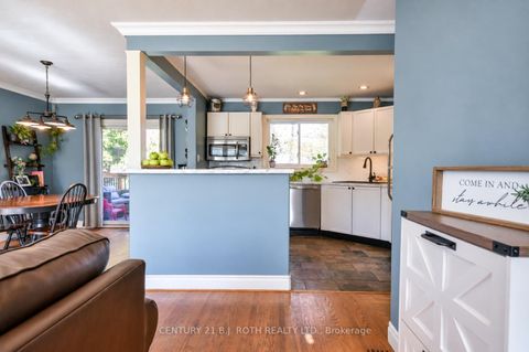 Photo 3 at 74 Rose Street, Wellington, Barrie