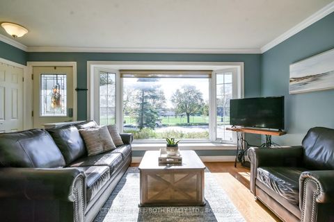Photo 4 at 74 Rose Street, Wellington, Barrie