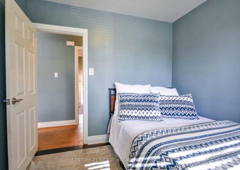 Photo 13 at 74 Rose Street, Wellington, Barrie