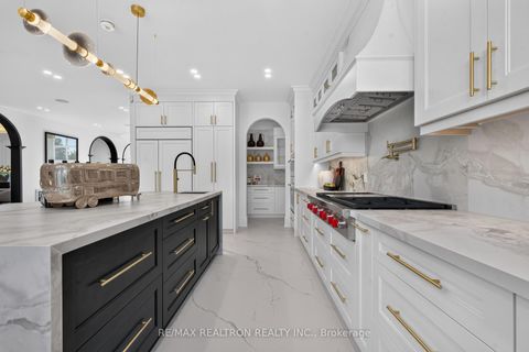 Photo 25 at 126 Garden Avenue, South Richvale, Richmond Hill