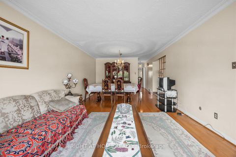Photo 3 at 7 Daystrom Drive, Humbermede, Toronto
