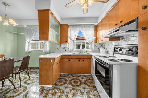 Photo 11 at 7 Daystrom Drive, Humbermede, Toronto