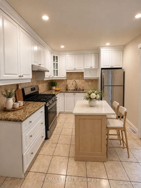 Photo 6 at 26 Grandville Avenue, Smythe, Toronto
