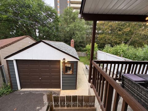 Photo 10 at 26 Grandville Avenue, Smythe, Toronto