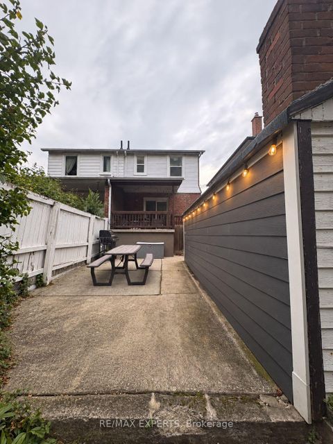 Photo 11 at 26 Grandville Avenue, Smythe, Toronto