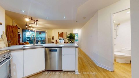 Photo 10 at 123 - 77 Maitland Place, South St. James Town, Toronto