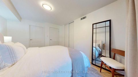Photo 13 at 123 - 77 Maitland Place, South St. James Town, Toronto