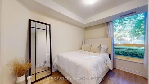 Photo 15 at 123 - 77 Maitland Place, South St. James Town, Toronto