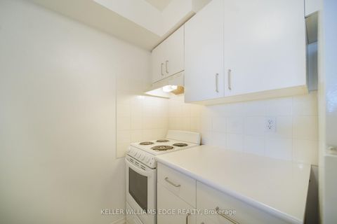 Photo 10 at 402 - 555 Wilson Hts Boulevard, Clanton Park, Toronto