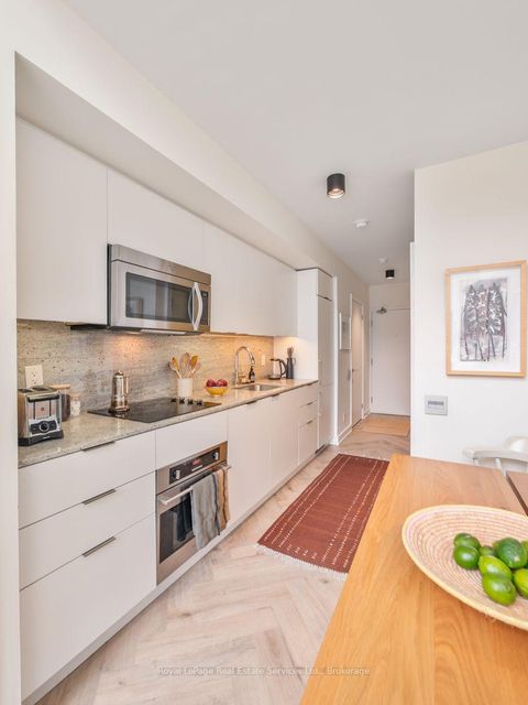 Photo 4 at 729 - 5 Hanna Avenue, Niagara, Toronto