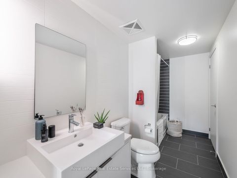Photo 29 at 729 - 5 Hanna Avenue, Niagara, Toronto
