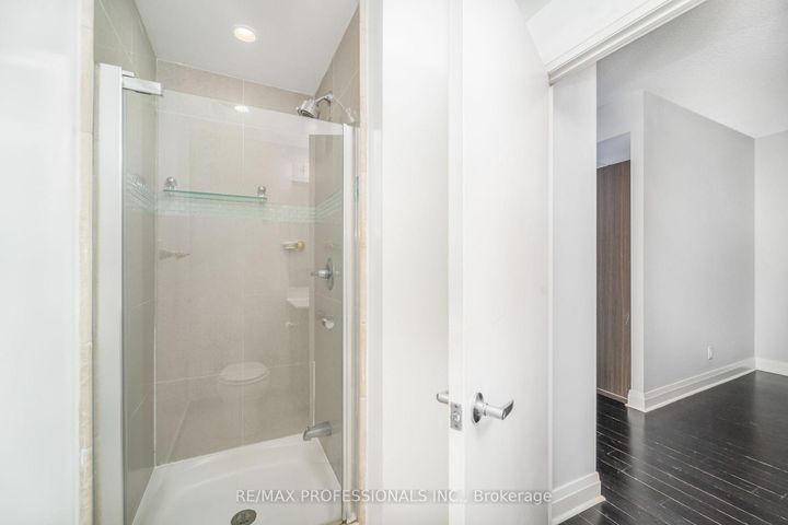 Photo 7 at 417 - 17 Kenaston Gardens, Bayview Village, Toronto