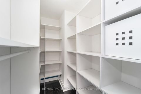 Photo 9 at 417 - 17 Kenaston Gardens, Bayview Village, Toronto