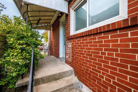 Photo 34 at 23 Wishart Place, Jane Heights, Toronto
