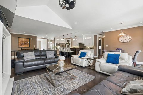 Photo 6 at 260 Sunnybrae Avenue, Stroud, Innisfil