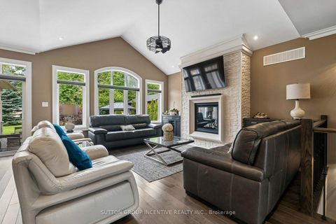 Photo 7 at 260 Sunnybrae Avenue, Stroud, Innisfil