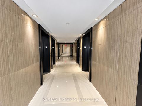 Photo 3 at 721 - 98 Lillian Street, Mount Pleasant West, Toronto