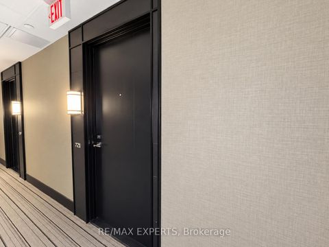 Photo 5 at 721 - 98 Lillian Street, Mount Pleasant West, Toronto