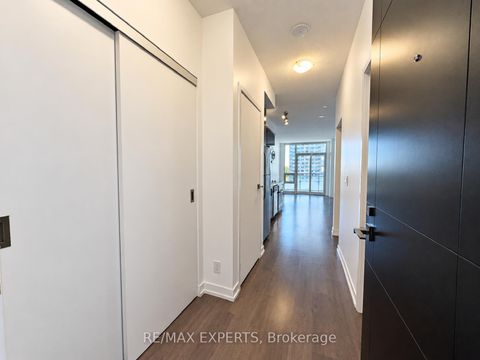 Photo 6 at 721 - 98 Lillian Street, Mount Pleasant West, Toronto