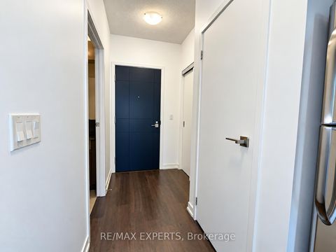 Photo 7 at 721 - 98 Lillian Street, Mount Pleasant West, Toronto