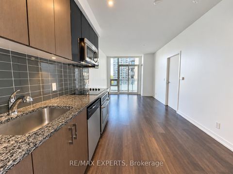 Photo 10 at 721 - 98 Lillian Street, Mount Pleasant West, Toronto