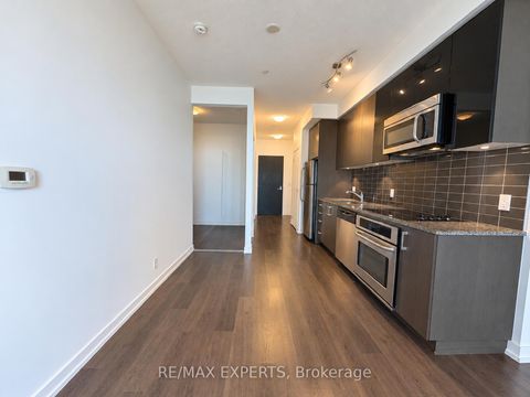 Photo 11 at 721 - 98 Lillian Street, Mount Pleasant West, Toronto