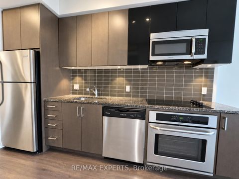 Photo 12 at 721 - 98 Lillian Street, Mount Pleasant West, Toronto