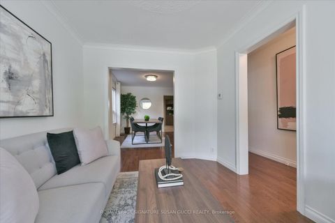 Photo 4 at 725 Sammon Avenue, East York, Toronto