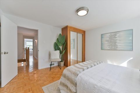 Photo 15 at 725 Sammon Avenue, East York, Toronto