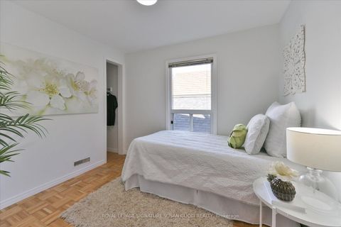 Photo 16 at 725 Sammon Avenue, East York, Toronto