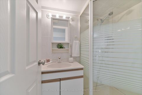 Photo 22 at 725 Sammon Avenue, East York, Toronto