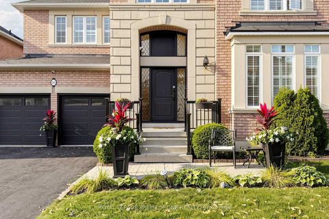 Photo 2 at 46 Bosco Drive, Vellore Village, Vaughan