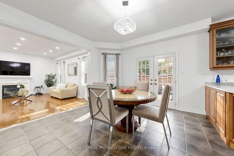 Photo 11 at 46 Bosco Drive, Vellore Village, Vaughan
