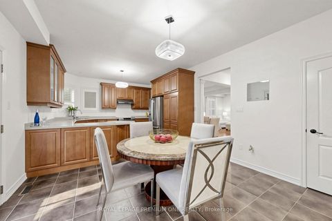 Photo 12 at 46 Bosco Drive, Vellore Village, Vaughan