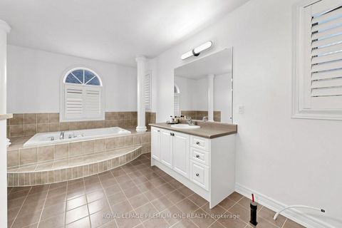 Photo 22 at 46 Bosco Drive, Vellore Village, Vaughan