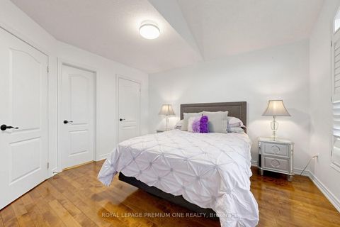 Photo 24 at 46 Bosco Drive, Vellore Village, Vaughan